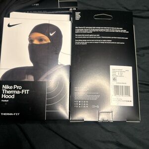 Nike Pro Therma-FIT Hood in Black